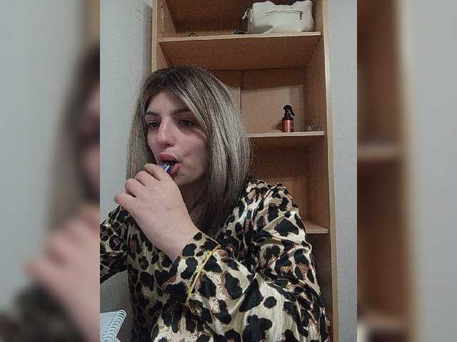 Sonyagasay live cam on BongaCams