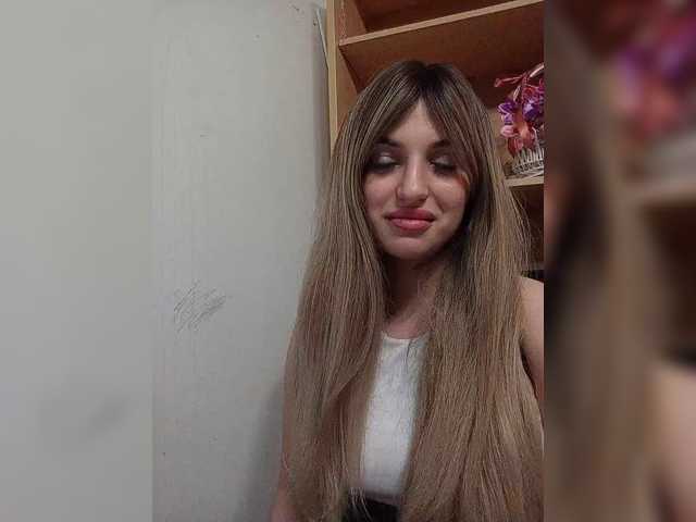 Sonyagasay live cam on BongaCams