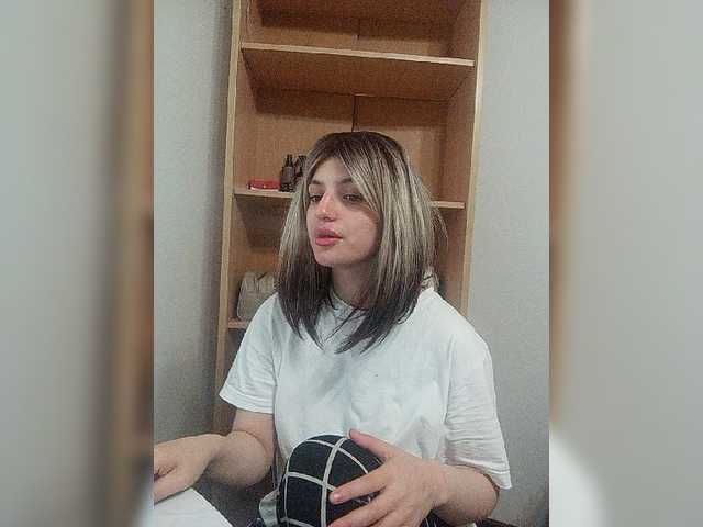 Sonyagasay live cam on BongaCams