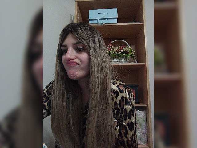 Sonyagasay live cam on BongaCams