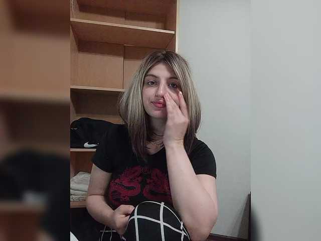 Sonyagasay live cam on BongaCams