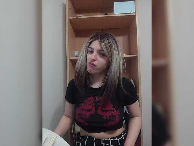 Sonyagasay live cam on BongaCams