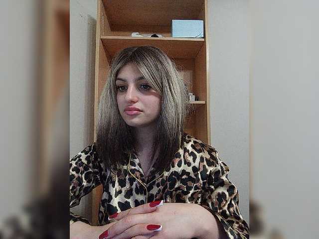 Sonyagasay live cam on BongaCams