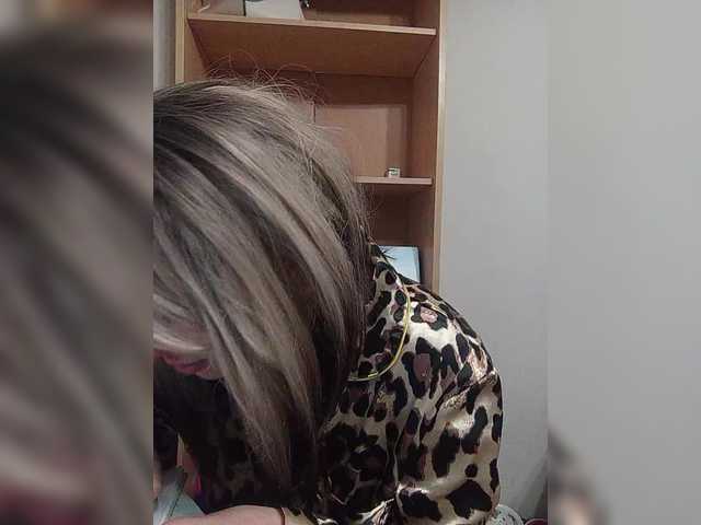 Sonyagasay live cam on BongaCams