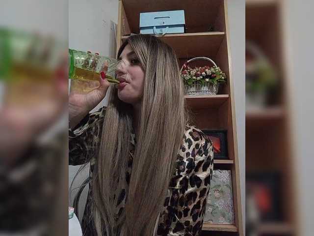 Sonyagasay live cam on BongaCams