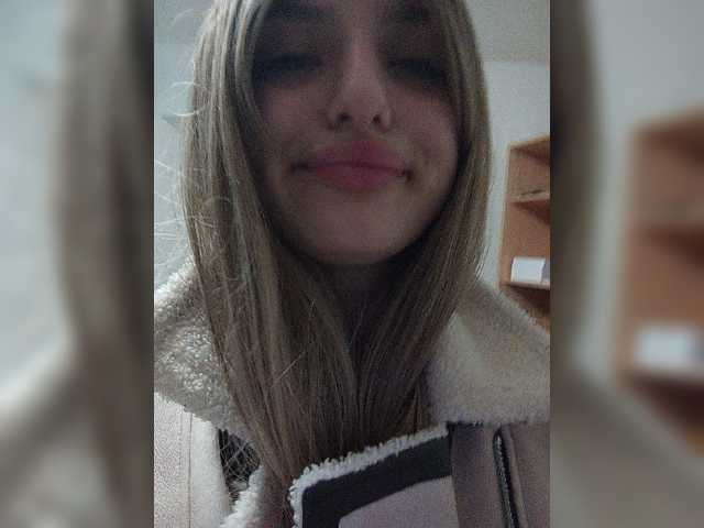 Sonyagasay live cam on BongaCams