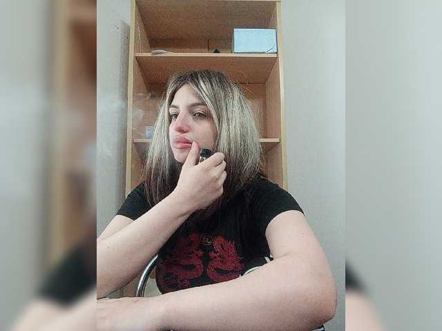 Sonyagasay live cam on BongaCams