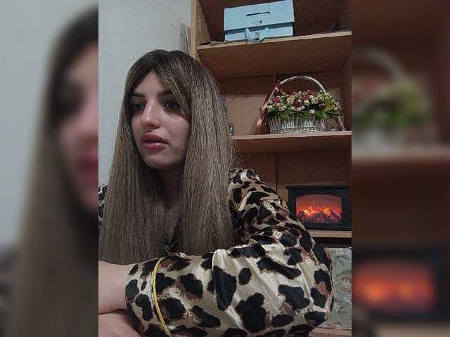 Sonyagasay live cam on BongaCams