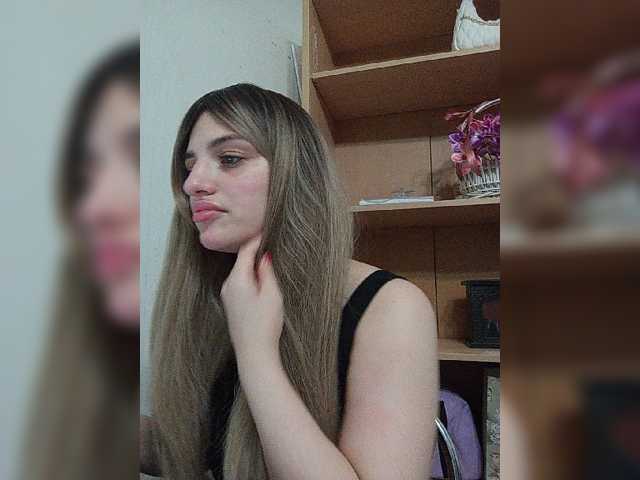 Sonyagasay live cam on BongaCams