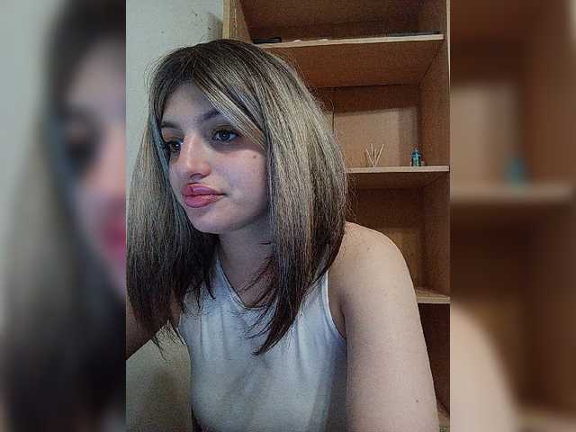 Sonyagasay live cam on BongaCams