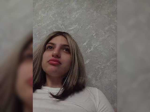 Sonyagasay live cam on BongaCams