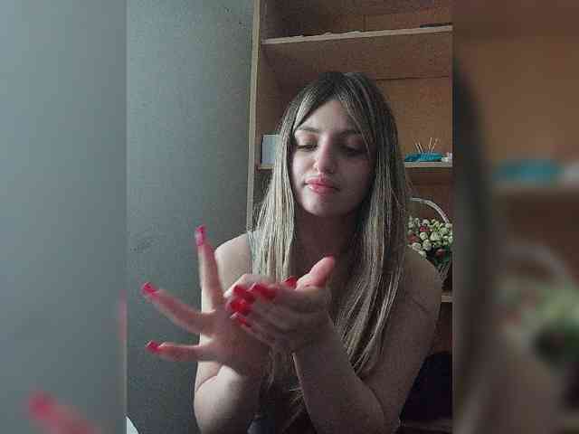 Gjasjaajrssfju webcam
