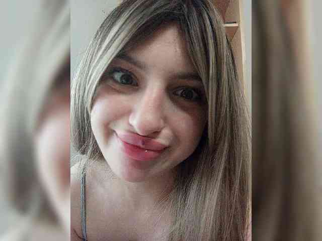 Gjasjaajrssfju webcam