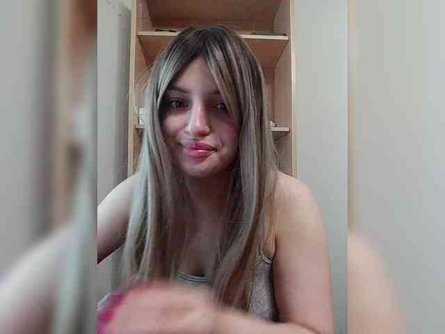 Gjasjaajrssfju webcam