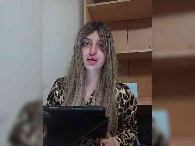 Gjasjaajrssfju webcam