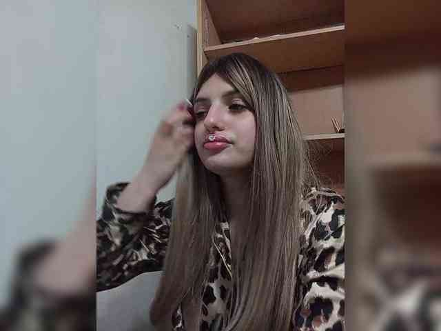 Gjasjaajrssfju webcam