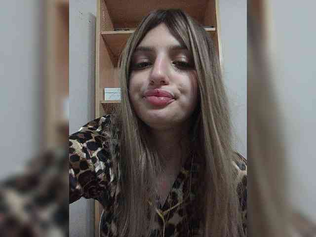Gjasjaajrssfju webcam