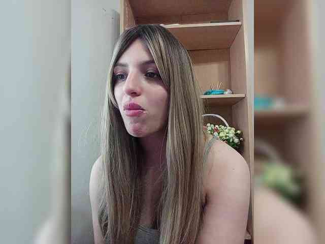 Gjasjaajrssfju webcam