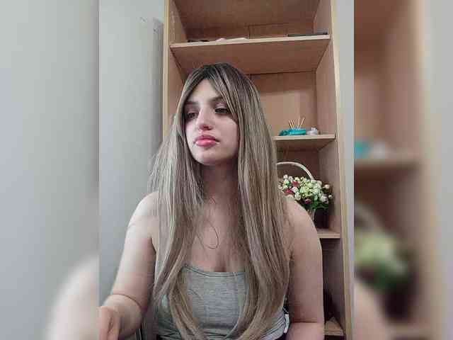 Gjasjaajrssfju webcam