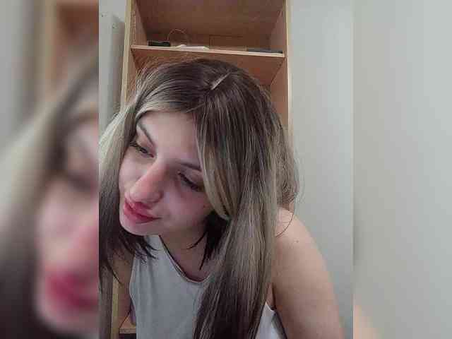 Gjasjaajrssfju webcam