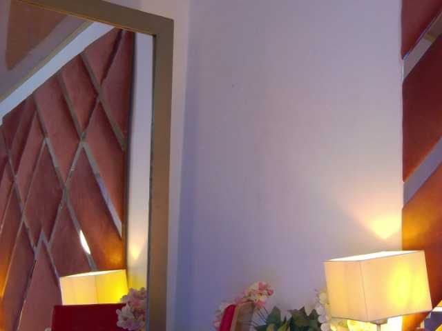 CharlotteDilucca live cam on BongaCams
