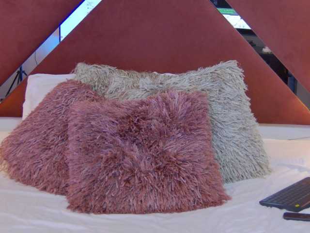 CharlotteDilucca live cam on BongaCams