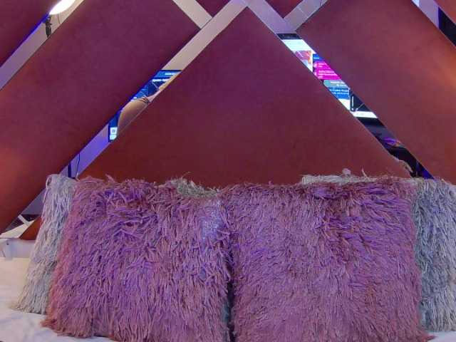 CharlotteDilucca live cam on BongaCams