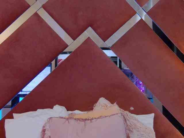 CharlotteDilucca webcam