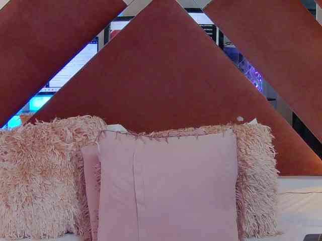 CharlotteDilucca webcam