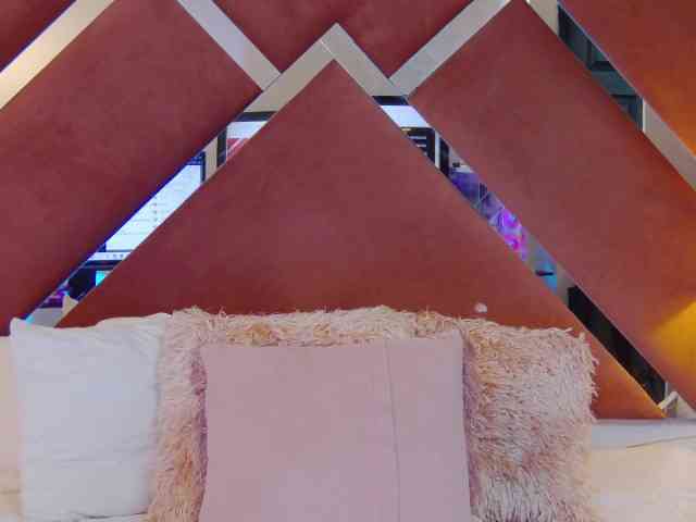 CharlotteDilucca webcam