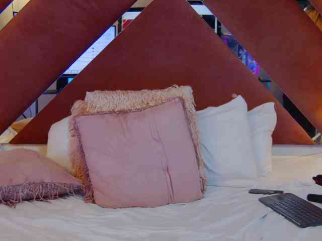 CharlotteDilucca webcam