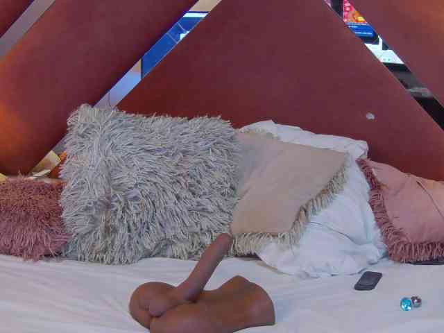 CharlotteDilucca webcam