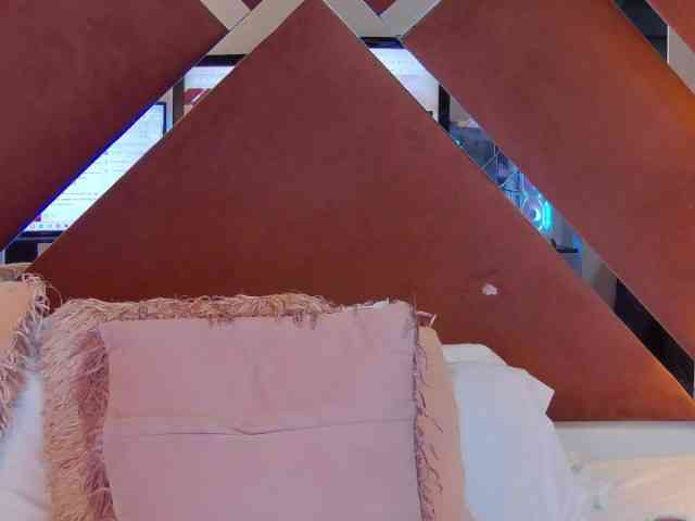 CharlotteDilucca webcam
