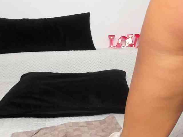 AnastasiasCharms webcam