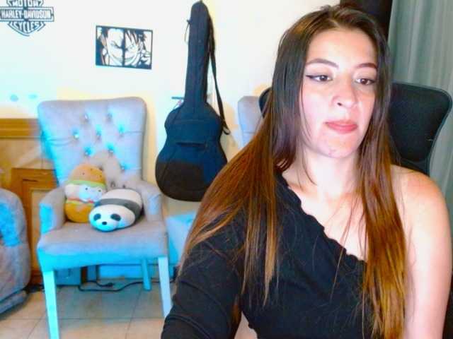 Anny-azalea live webcam show