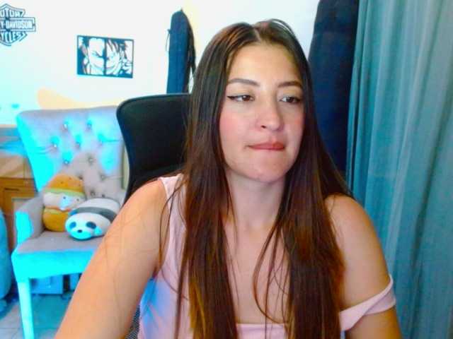 Anny-azalea live webcam show