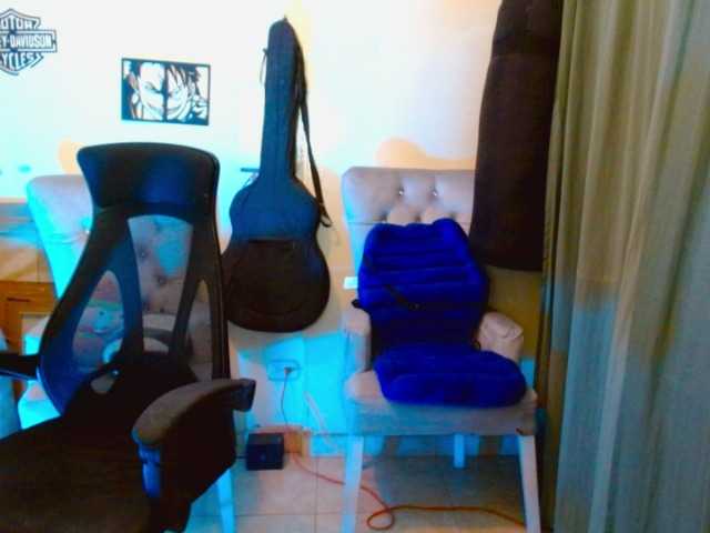 Anny-azalea live webcam show