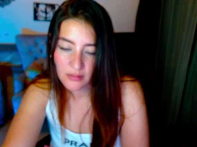 Anny-azalea live cam on BongaCams