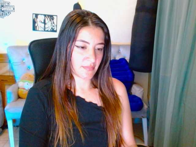 Anny-azalea live webcam show