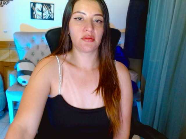Anny-azalea live webcam show
