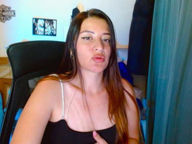 Anny-azalea live webcam show