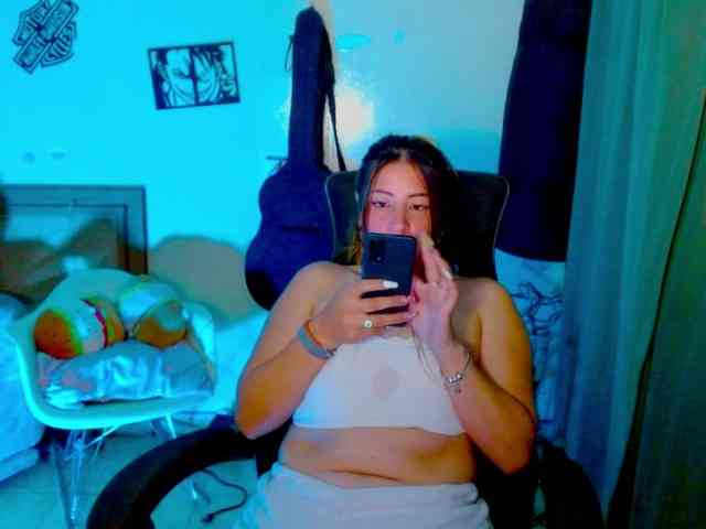 Anny-azalea webcam