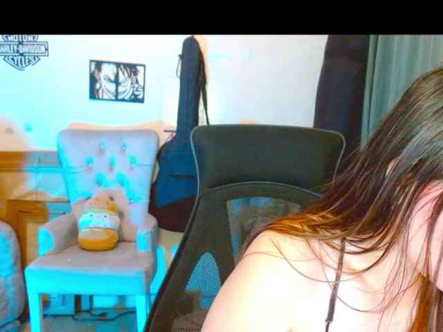 Anny-azalea webcam