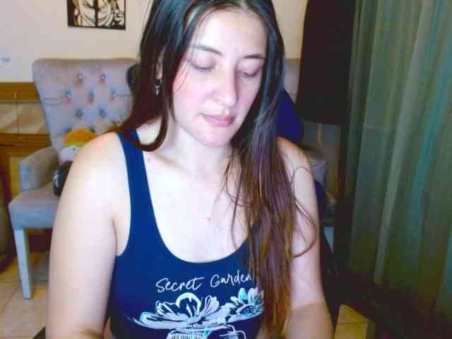 Anny-azalea webcam