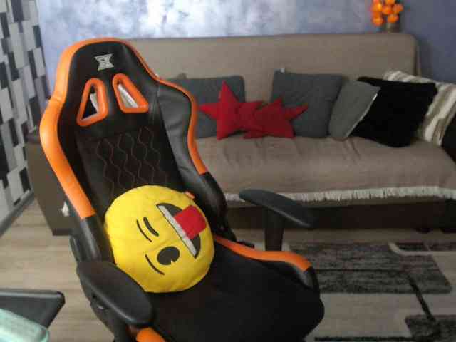 SexyNycolle38 webcam