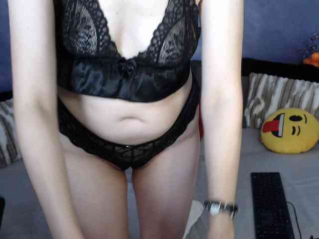 SexyNycolle38 webcam