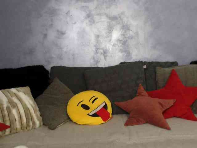 SexyNycolle38 webcam