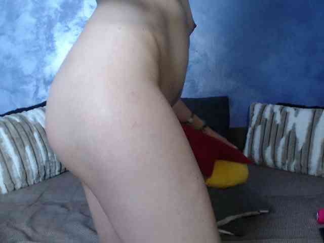 SexyNycolle38 webcam