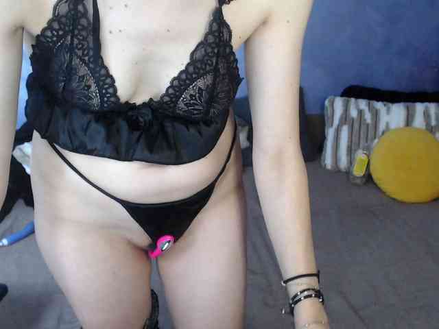 SexyNycolle38 webcam