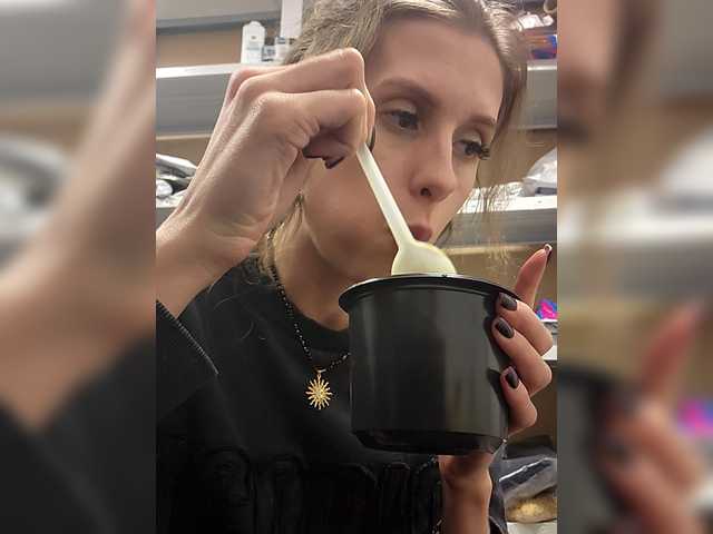 KITTYtempreXXX's BongaCams show and profile